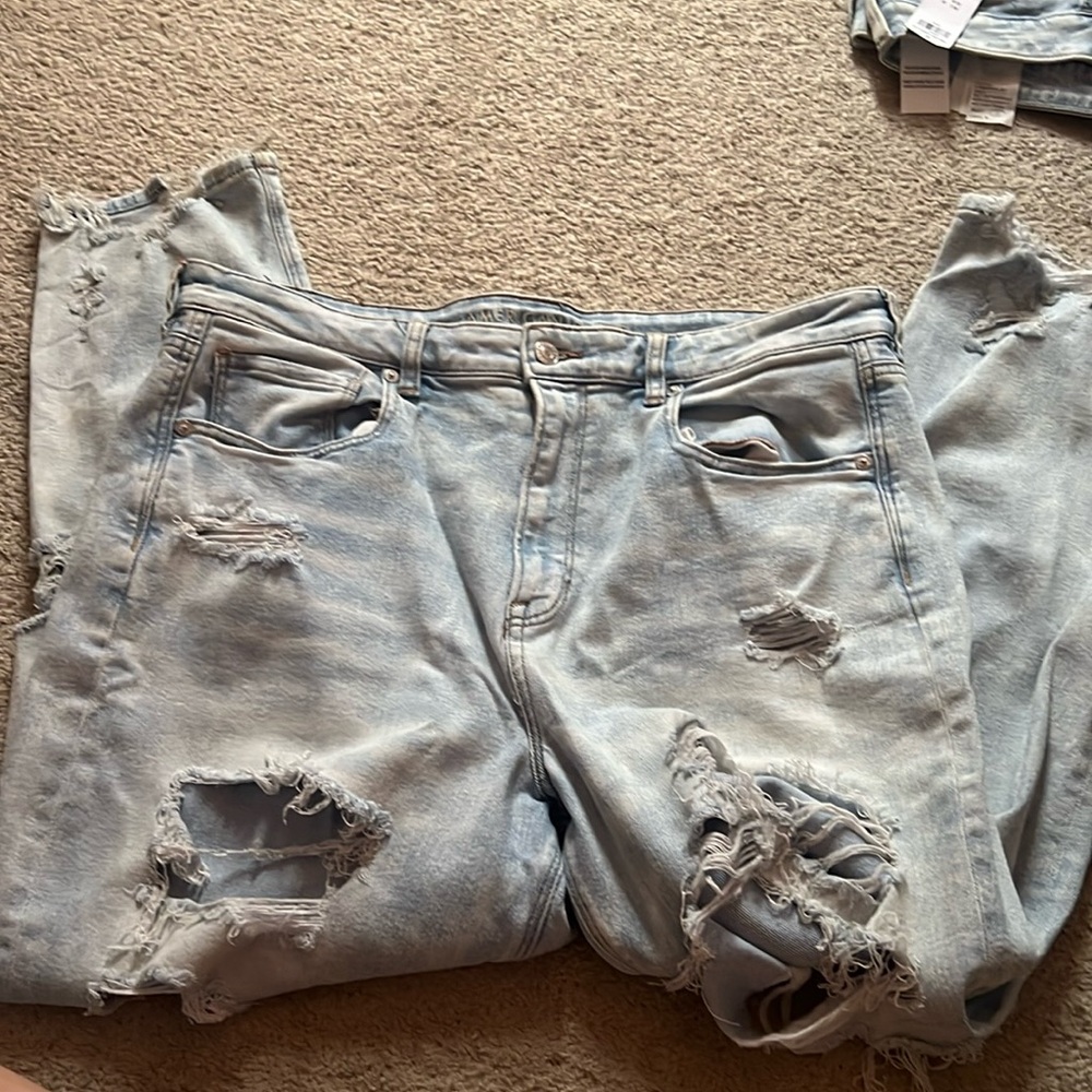 American Eagle super rip stretch mom jeans - size 18